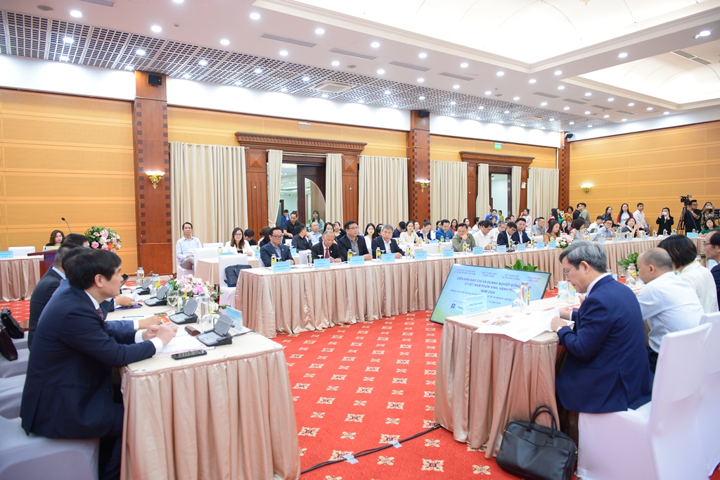 Diễn đàn Báo chí và Doanh nghiệp đồng hành vì Việt Nam phồn vinh, hạnh phúc năm 2024