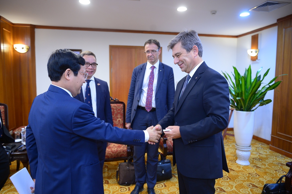 Tọa đàm “Phát triển logistics xanh, thích ứng nhanh và lễ công bố FIATA World Congress 2025 09/7/2025