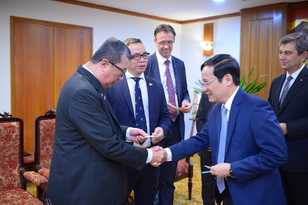 Tọa đàm “Phát triển logistics xanh, thích ứng nhanh và lễ công bố FIATA World Congress 2025 09/7/2025