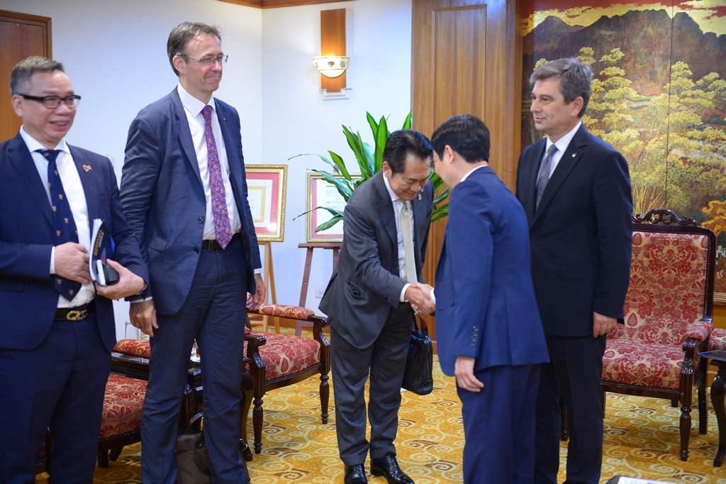 Tọa đàm “Phát triển logistics xanh, thích ứng nhanh và lễ công bố FIATA World Congress 2025 09/7/2025