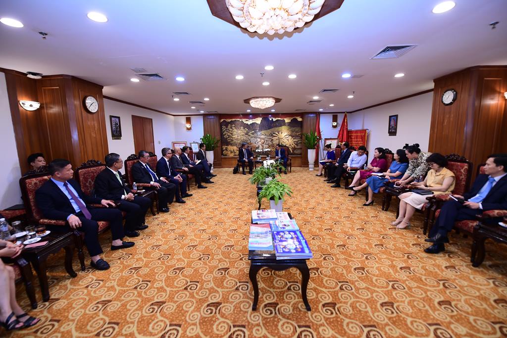 Tọa đàm “Phát triển logistics xanh, thích ứng nhanh và lễ công bố FIATA World Congress 2025 09/7/2025