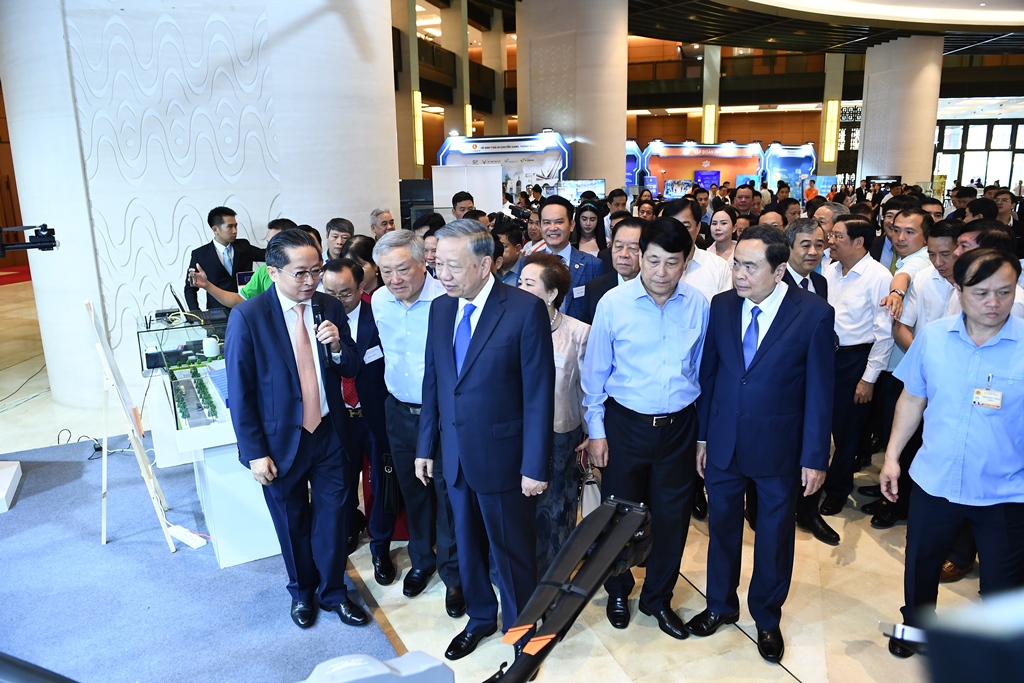 HỘI NGHỊ TOÀN QUỐC quán triệt, triển khai thực hiện NQ66 và NQ68 của Bộ Chính trị 18/5/2025