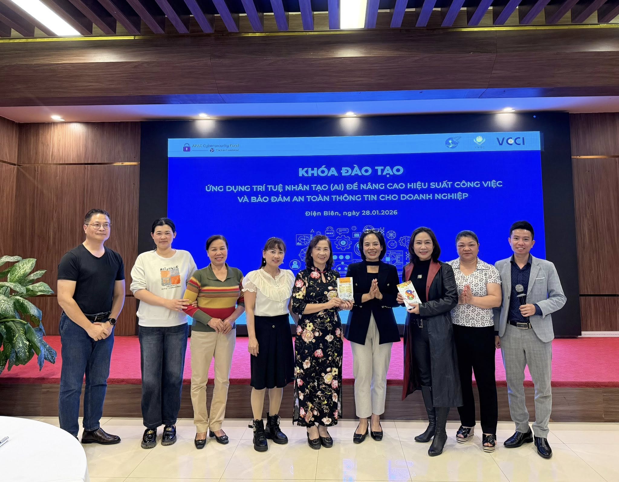 Khóa đạo tạo Trí tuệ nhân tạo (AI) nâng cao hiệu suất công việc và đảm bảo an toàn thông tin cho doanh nghiệp