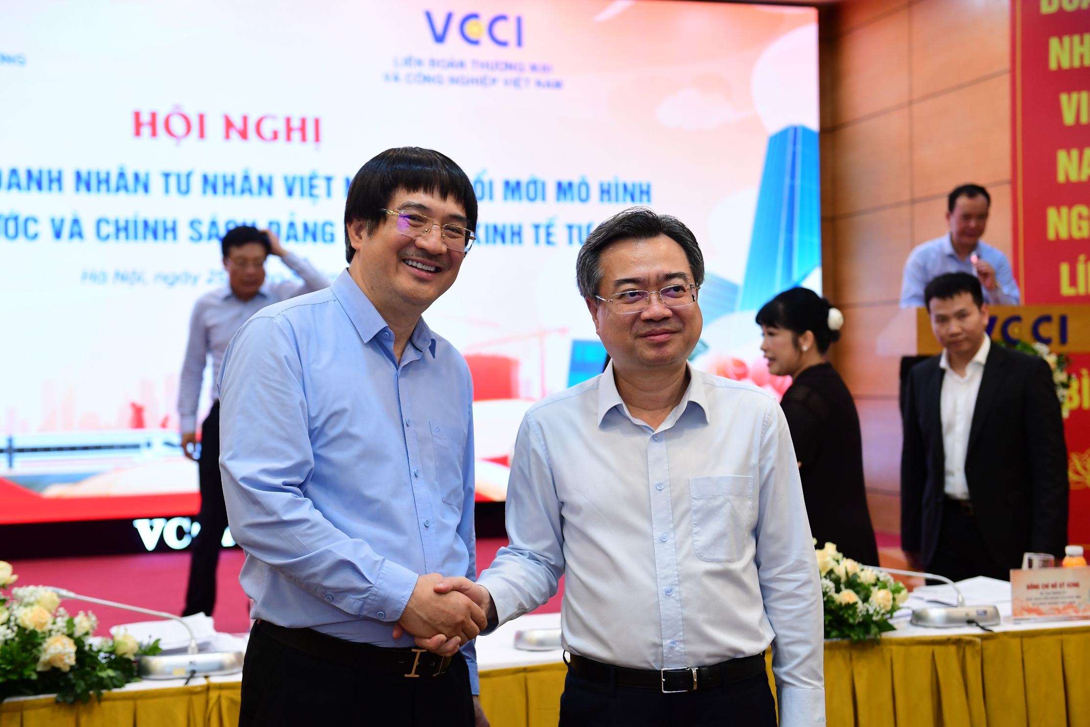 Hội nghị “Doanh nghiệp, doanh nhân tư nhân Việt Nam với đổi mới mô hình phát triển đất nước và chính sách đảng viên làm kinh tế tư nhân” 25/5/2026