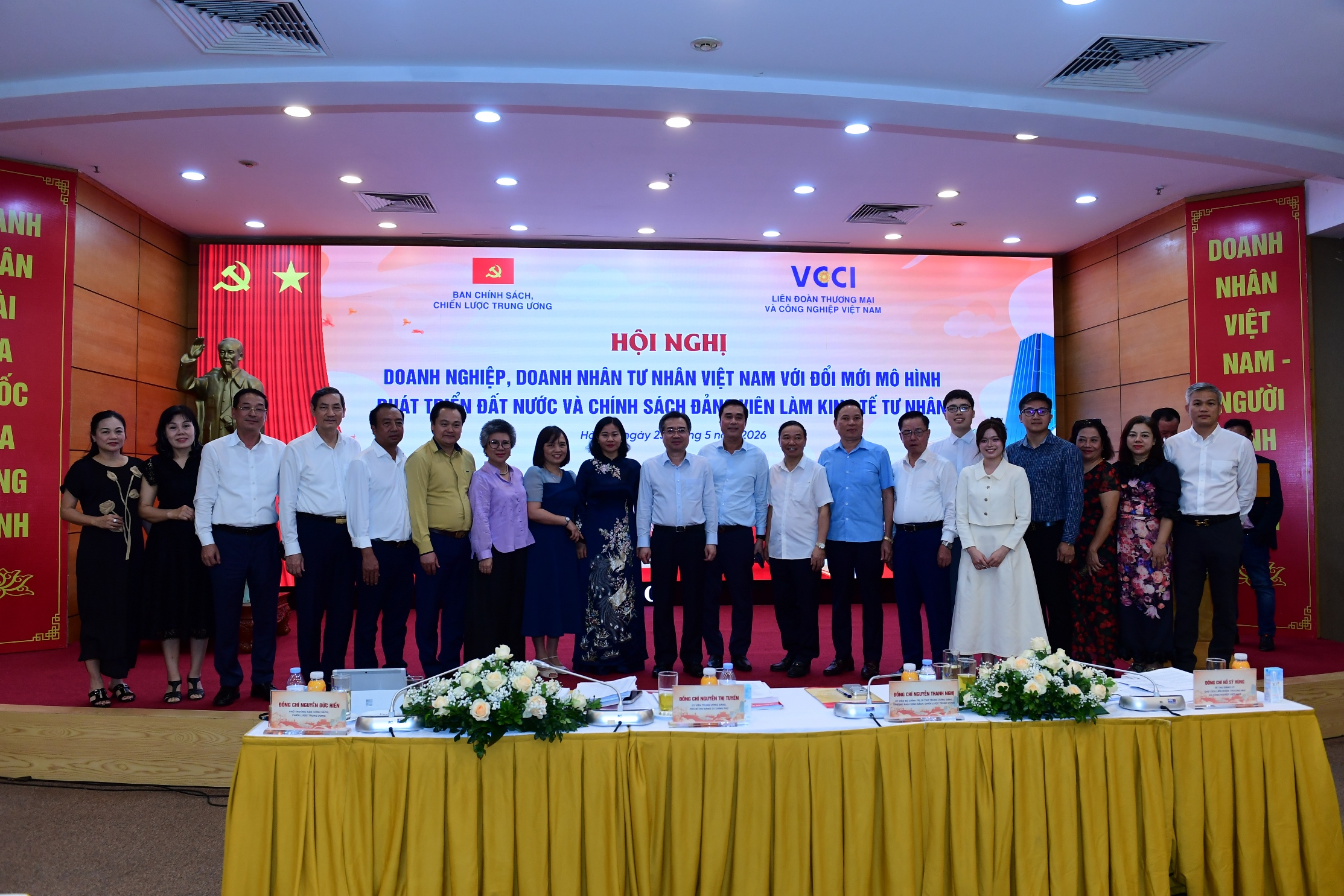 Hội nghị “Doanh nghiệp, doanh nhân tư nhân Việt Nam với đổi mới mô hình phát triển đất nước và chính sách đảng viên làm kinh tế tư nhân” 25/5/2026