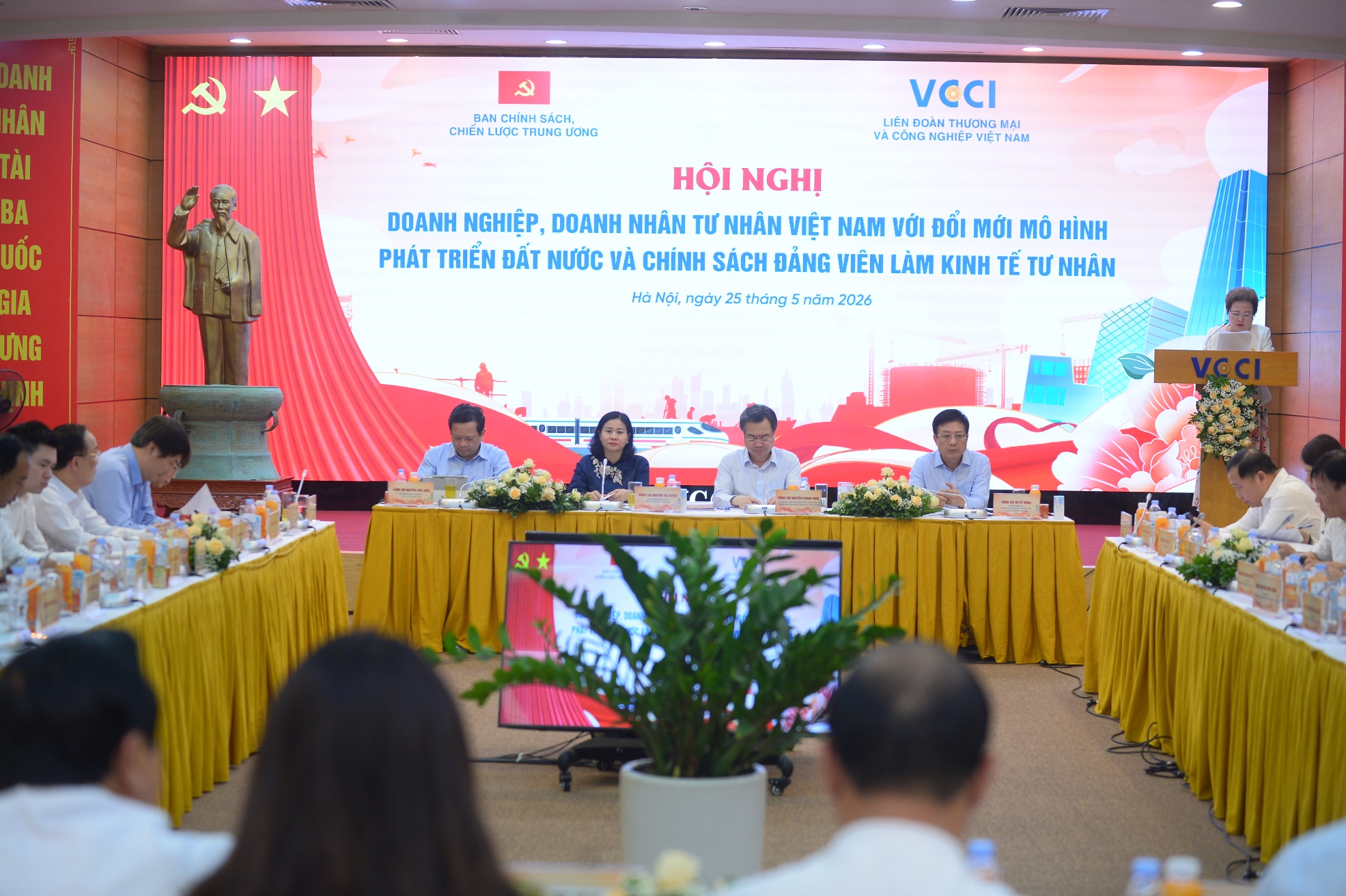 Hội nghị “Doanh nghiệp, doanh nhân tư nhân Việt Nam với đổi mới mô hình phát triển đất nước và chính sách đảng viên làm kinh tế tư nhân” 25/5/2026