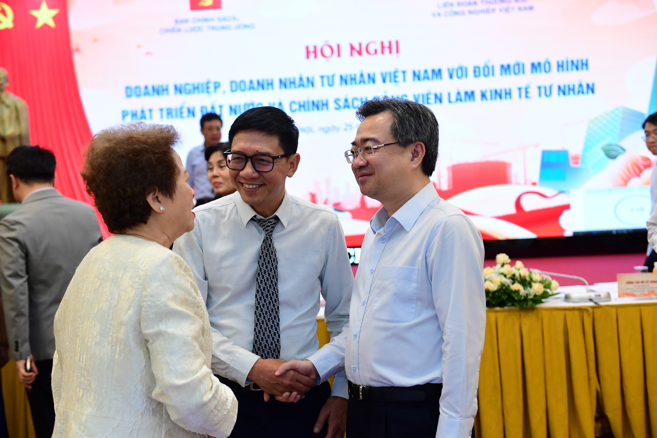 Hội nghị “Doanh nghiệp, doanh nhân tư nhân Việt Nam với đổi mới mô hình phát triển đất nước và chính sách đảng viên làm kinh tế tư nhân” 25/5/2026