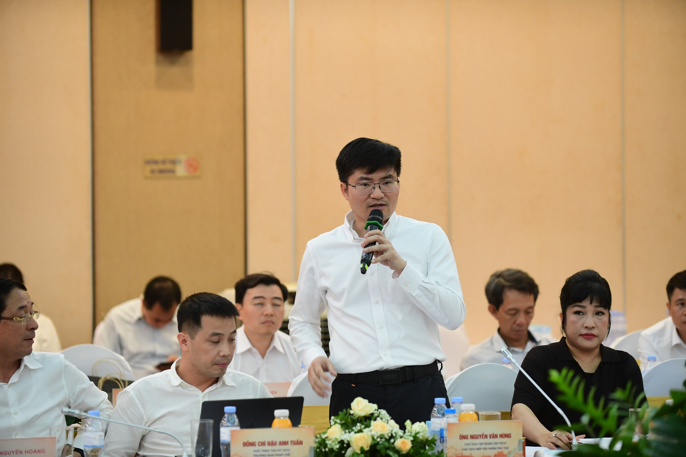 Hội nghị “Doanh nghiệp, doanh nhân tư nhân Việt Nam với đổi mới mô hình phát triển đất nước và chính sách đảng viên làm kinh tế tư nhân” 25/5/2026