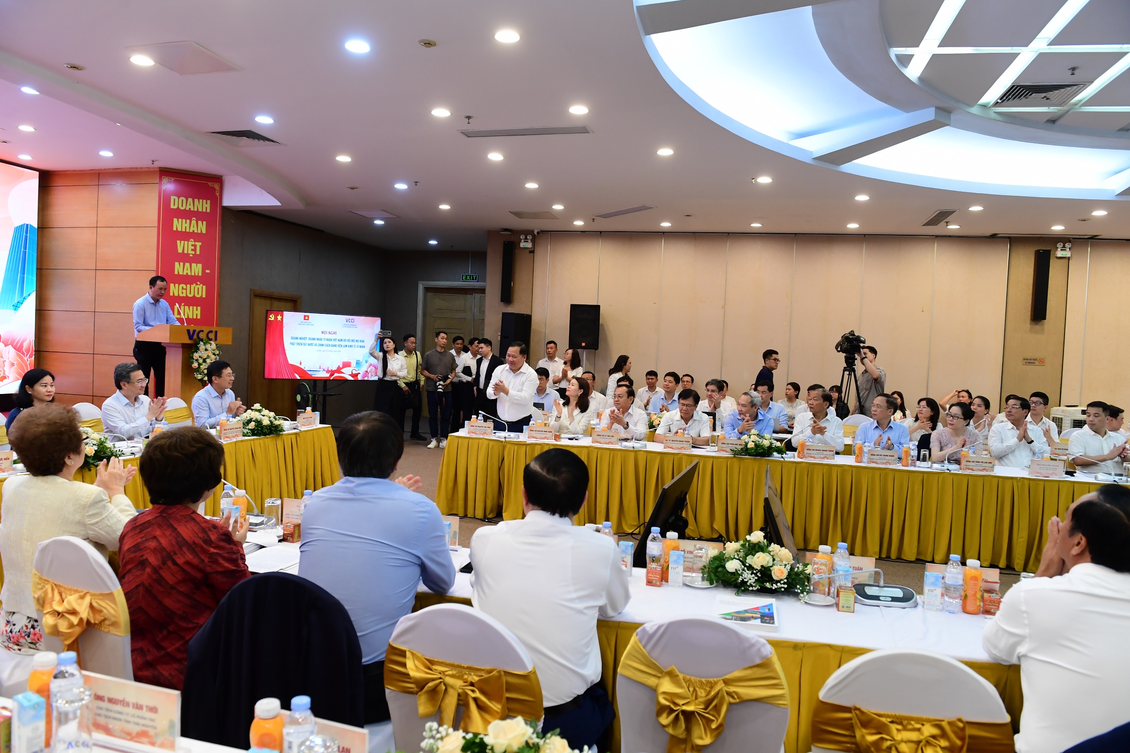 Hội nghị “Doanh nghiệp, doanh nhân tư nhân Việt Nam với đổi mới mô hình phát triển đất nước và chính sách đảng viên làm kinh tế tư nhân” 25/5/2026