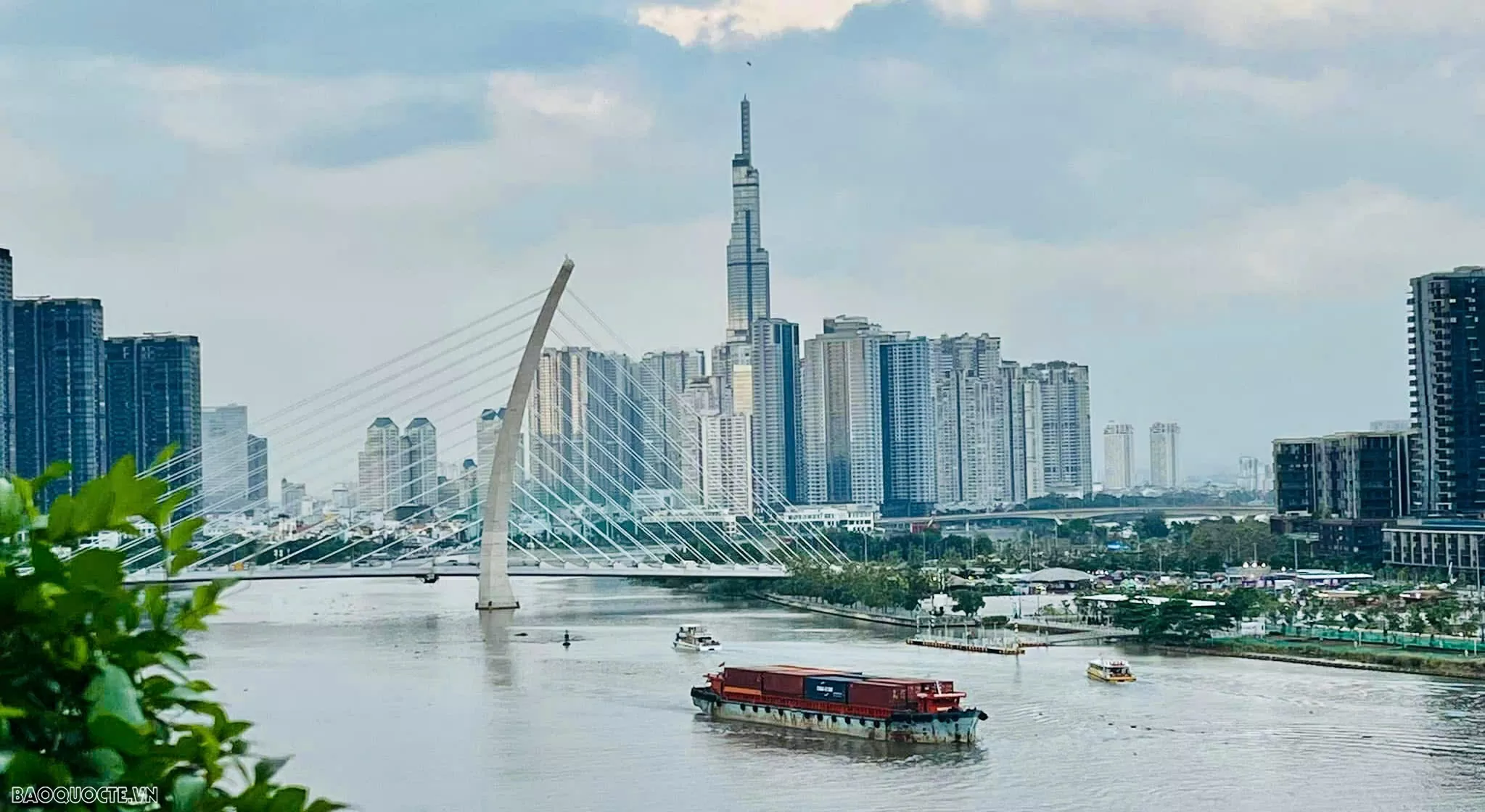 kinh-te-viet-nam-dot-pha-sau-thu-thach