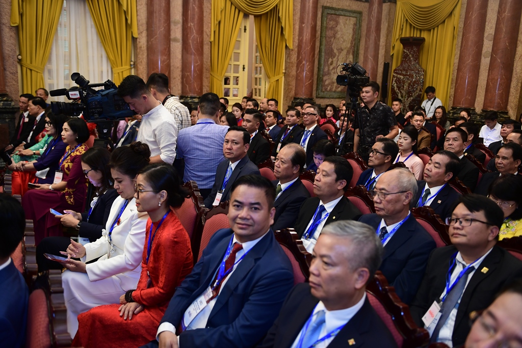 Tổng Bí thư, Chủ tịch nước Tô Lâm gặp gỡ doanh nhân và cộng đồng doanh nghiệp Việt Nam