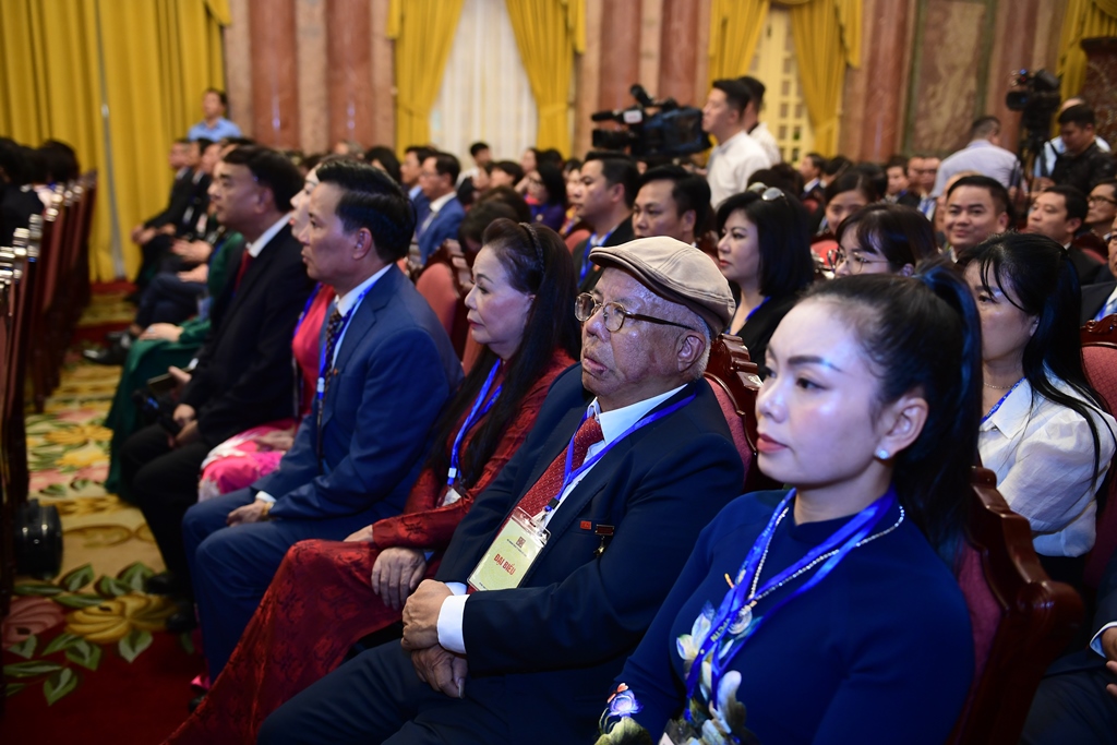 Tổng Bí thư, Chủ tịch nước Tô Lâm gặp gỡ doanh nhân và cộng đồng doanh nghiệp Việt Nam