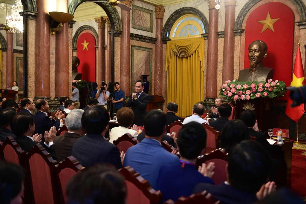 Tổng Bí thư, Chủ tịch nước Tô Lâm gặp gỡ doanh nhân và cộng đồng doanh nghiệp Việt Nam