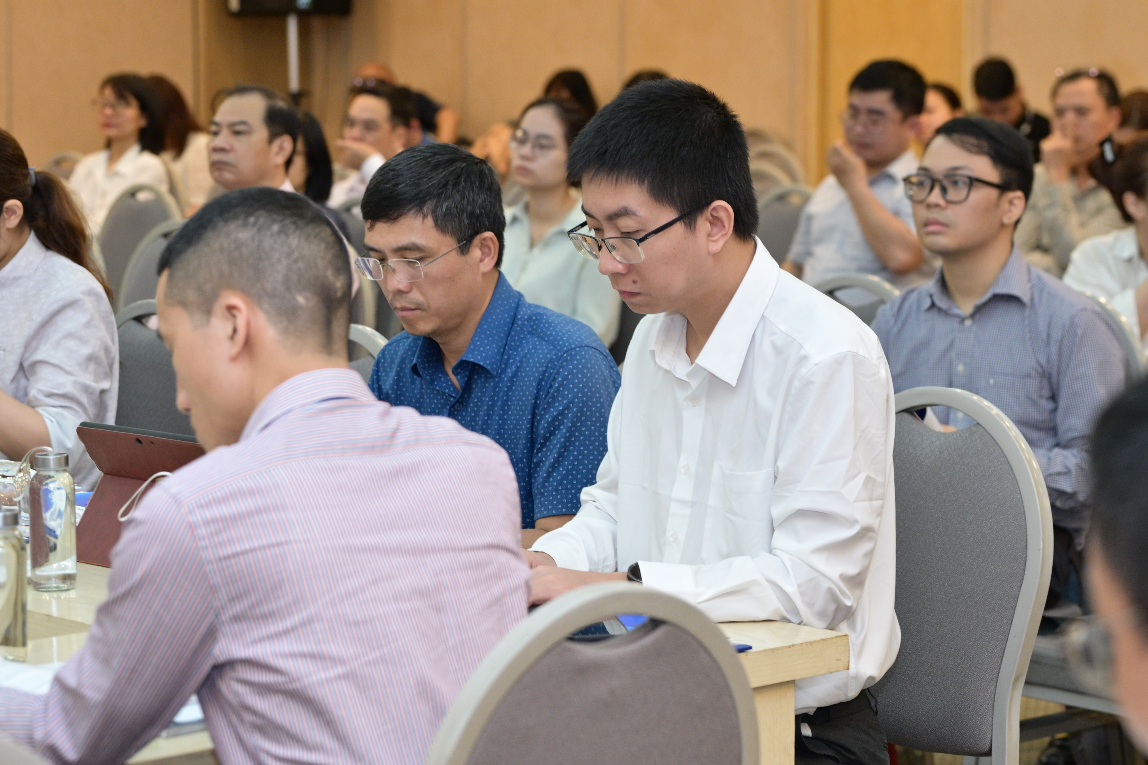 Dòng chảy pháp luật kinh doanh Việt Nam 2024 và  Báo cáo đánh giá về tiêu chuẩn và quy chuẩn kỹ thuật 22/4/2025