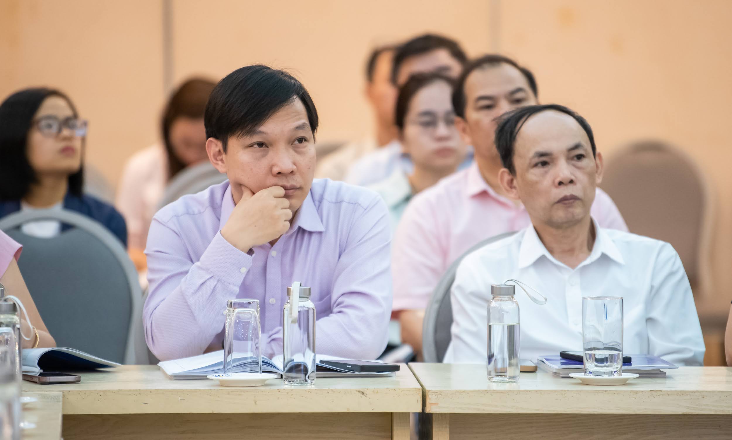 Dòng chảy pháp luật kinh doanh Việt Nam 2024 và  Báo cáo đánh giá về tiêu chuẩn và quy chuẩn kỹ thuật 22/4/2025
