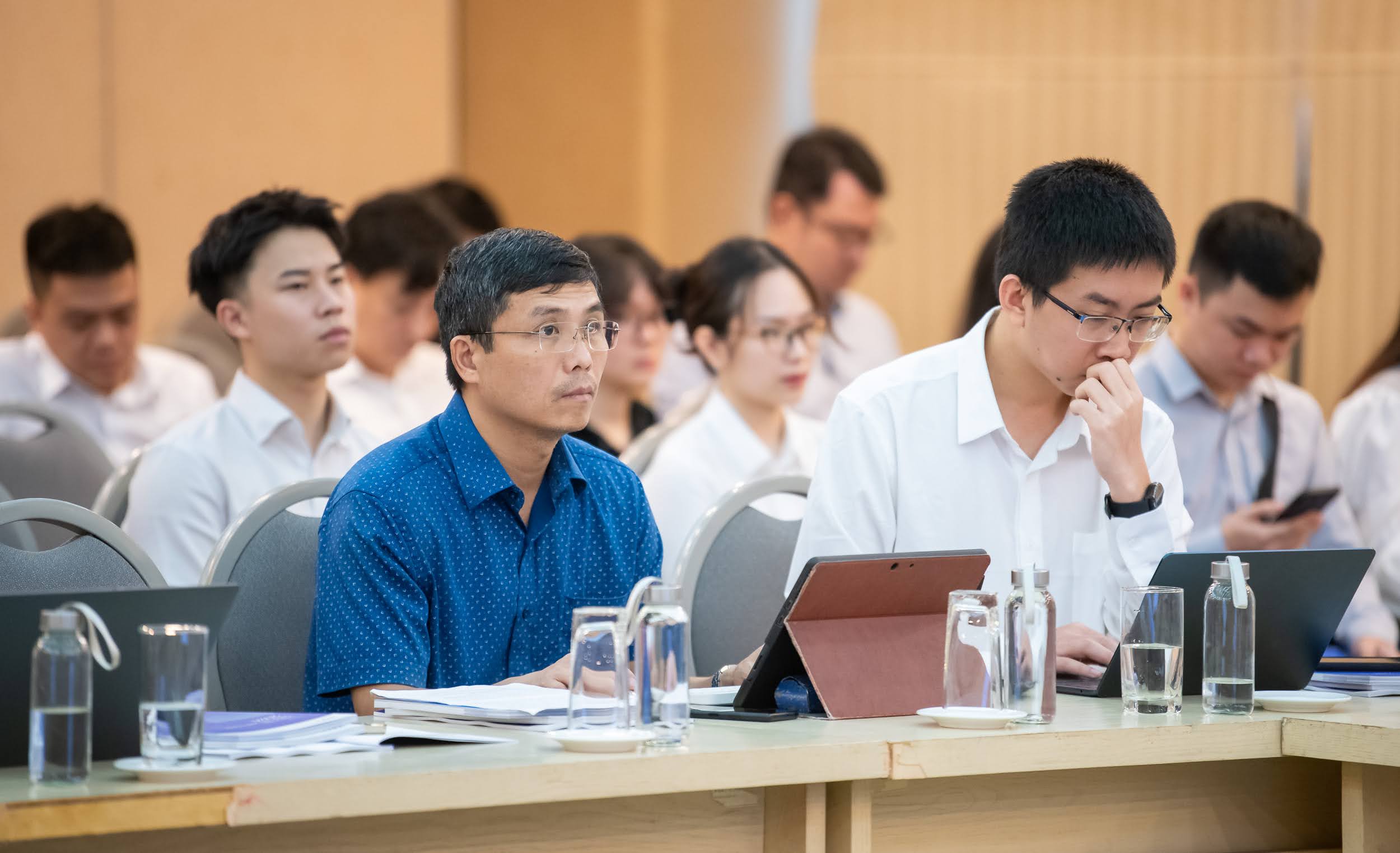 Dòng chảy pháp luật kinh doanh Việt Nam 2024 và  Báo cáo đánh giá về tiêu chuẩn và quy chuẩn kỹ thuật 22/4/2025