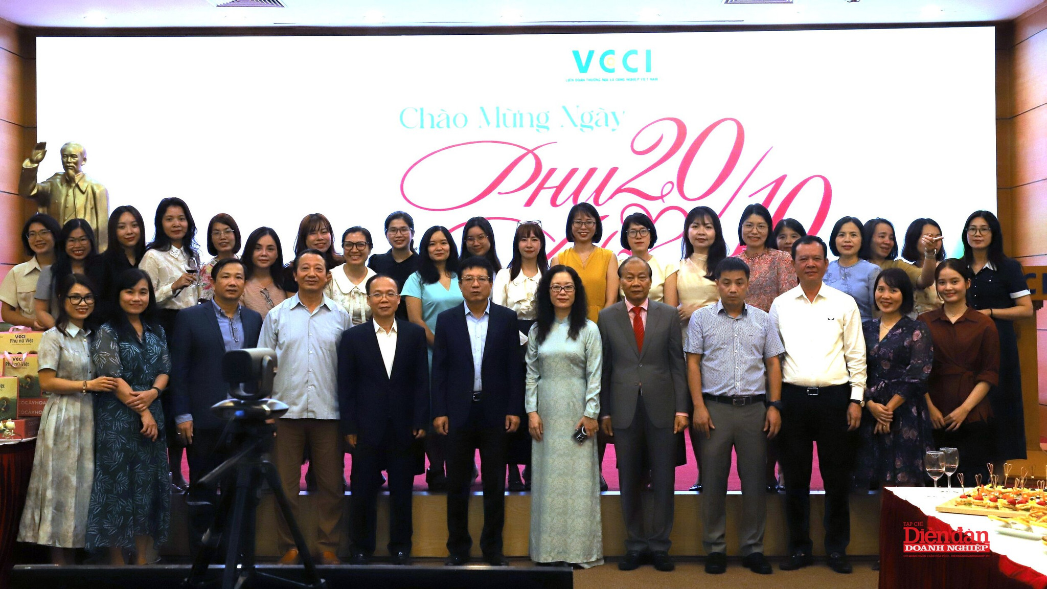 VCCI gặp mặt, tri ân các nữ cán bộ nhân Ngày Phụ nữ Việt Nam 20/10