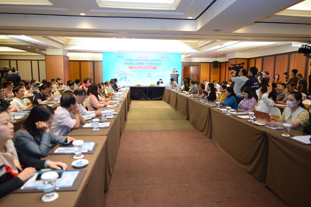 Tái định hình chuỗi cung ứng năng lượng toàn cầu: Nhận diện xu hướng, thách thức và giải pháp cho Việt Nam 17/10/2024