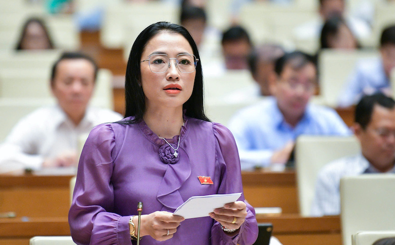 bo-giay-chuyen-vien-can-het-suc-than-trong1730372792.jpg
