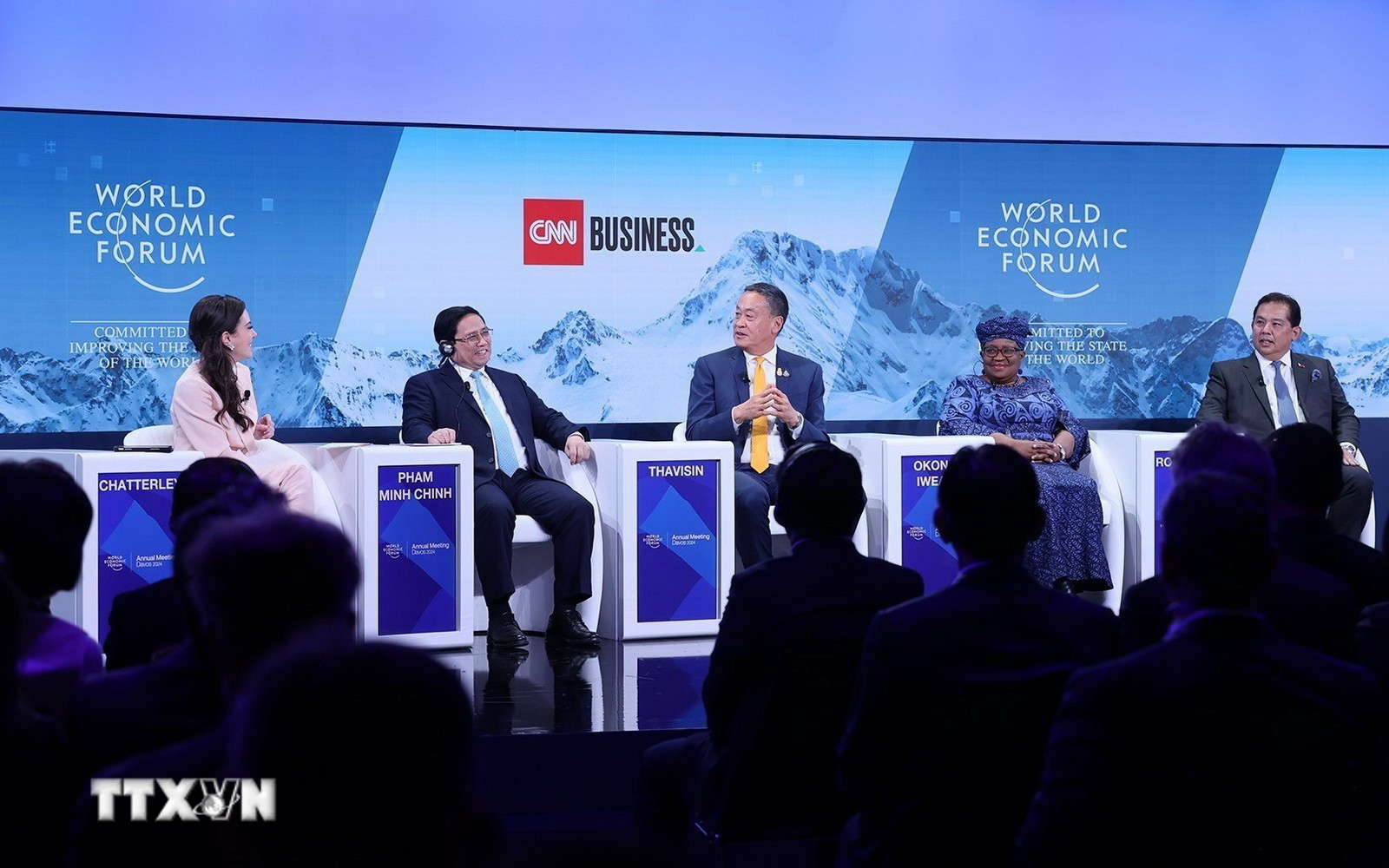 Thủ tướng dự hội nghị WEF Davos: Hợp tác trong kỷ nguyên thông minh