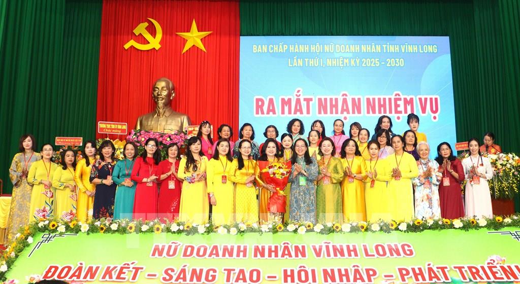 doanh-nghiep-nu-vinh-long-don-cu-hich-tu-to-chuc-moi