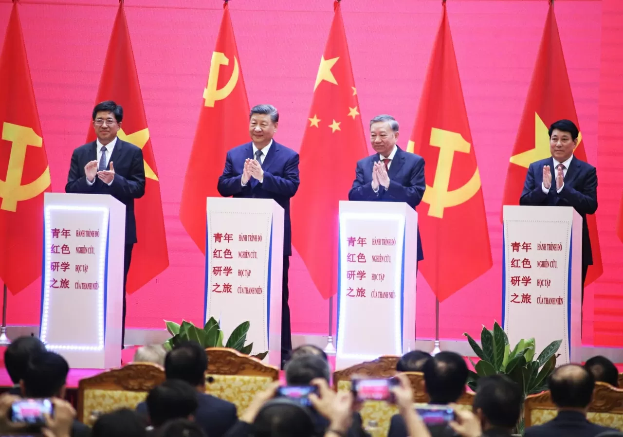 dau-an-thanh-tuu-va-bai-hoc-cua-doi-ngoai-ngoai-giao-cap-cao-5-thang-dau-nam-2025