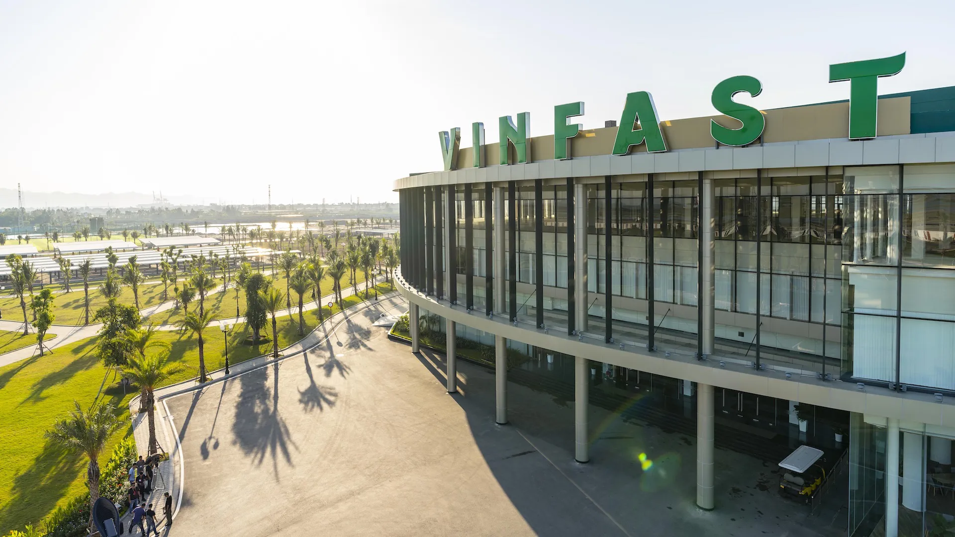 vinfast-mo-rong-he-thong-nha-cung-ung-noi-dia-cam-ket-bao-tieu-san-pham-dau-ra