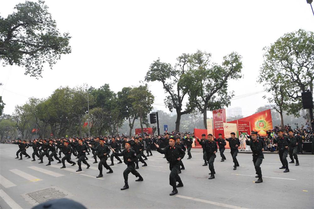 cong-an-nhan-dan-viet-nam-muu-tri-dung-cam-chinh-quy-tinh-nhue