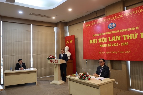 Gắn kết chặt chẽ công tác xây dựng Đảng với nhiệm vụ chuyên môn