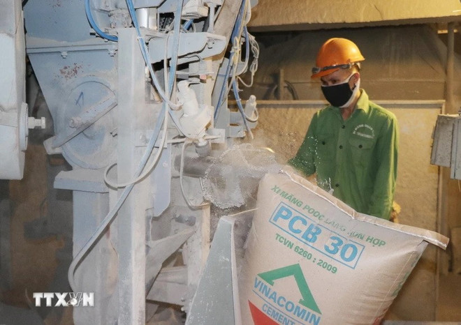 gia-vat-lieu-dong-loat-tang-manh-phep-thu-suc-ben-doanh-nghiep