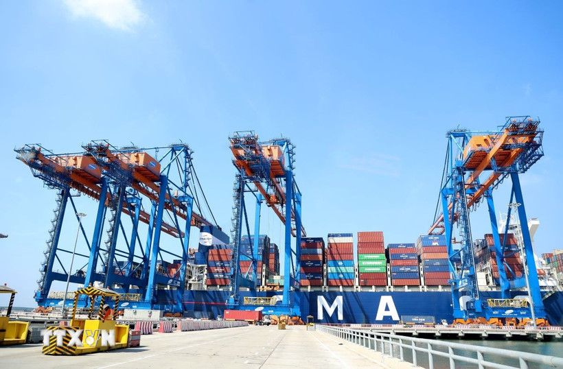 tu-nhung-loi-the-bien-den-khat-vong-tro-thanh-trung-tam-logistics-toan-cau
