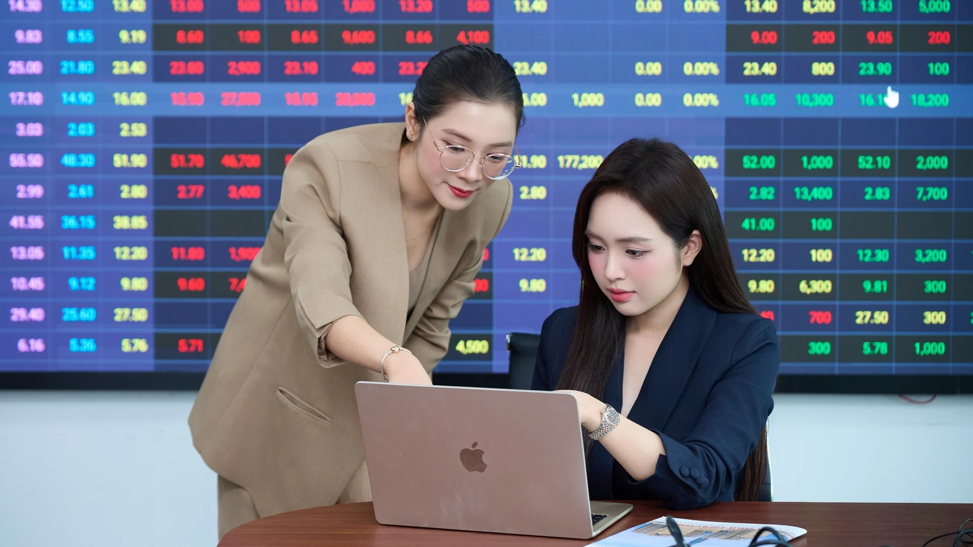 sau-nghi-quyet-79-nam-nhom-dn-tren-san-nha-dau-tu-can-chu-y