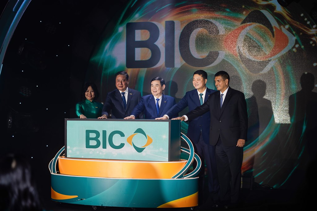 bic-to-chuc-le-ra-mat-nhan-dien-thuong-hieu-moi