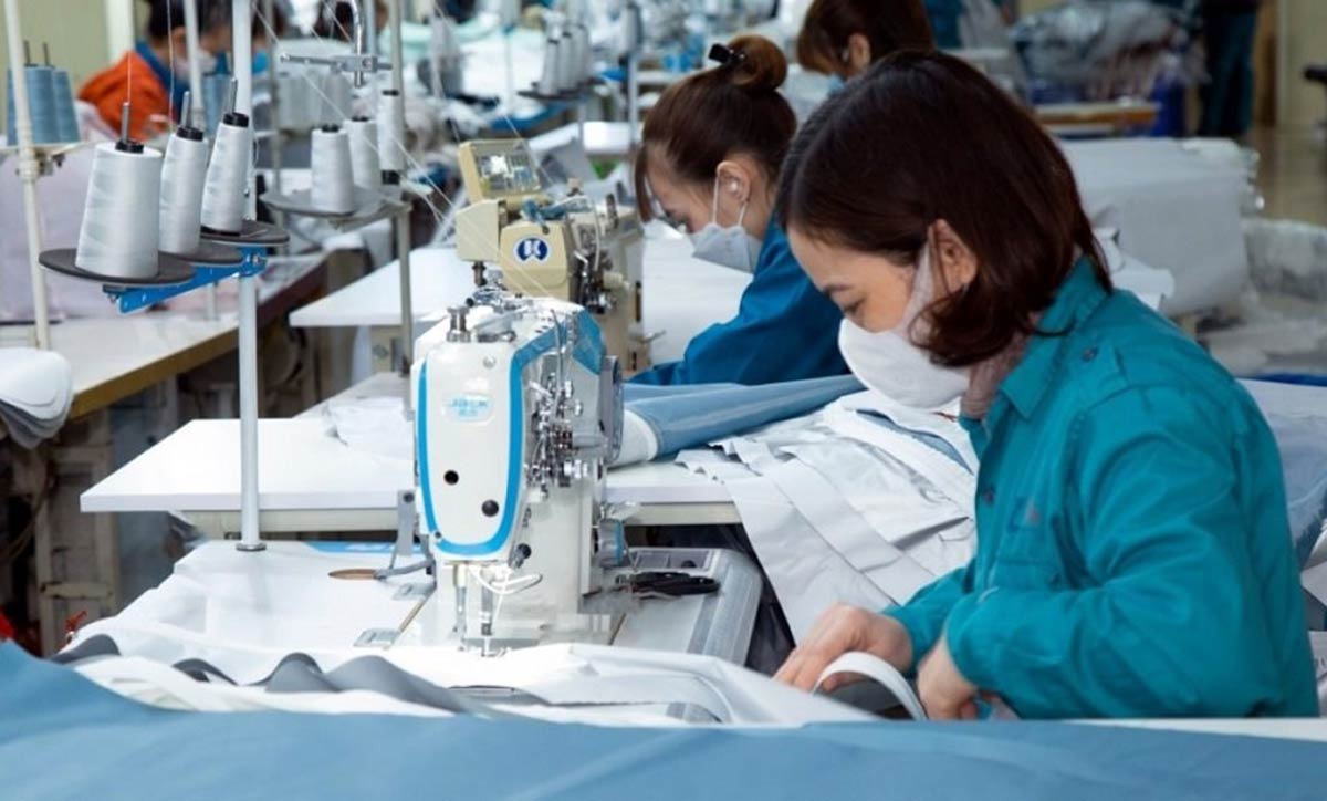 ap-luc-cbam-det-may-viet-nam-ung-pho-voi-rao-can-thue-carbon