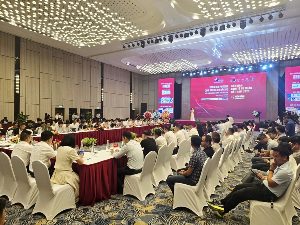 Quang_cnh_Din_an_Kinh_t_t_nhan_Vit_Nam_VPSF_2025_-_Vong_i_thoi_a_phng_cm_Trung_du_Bc_B_ti_Qung_Ninh_chiu_13.8._nh_-_Thanh_Sn.jpg
