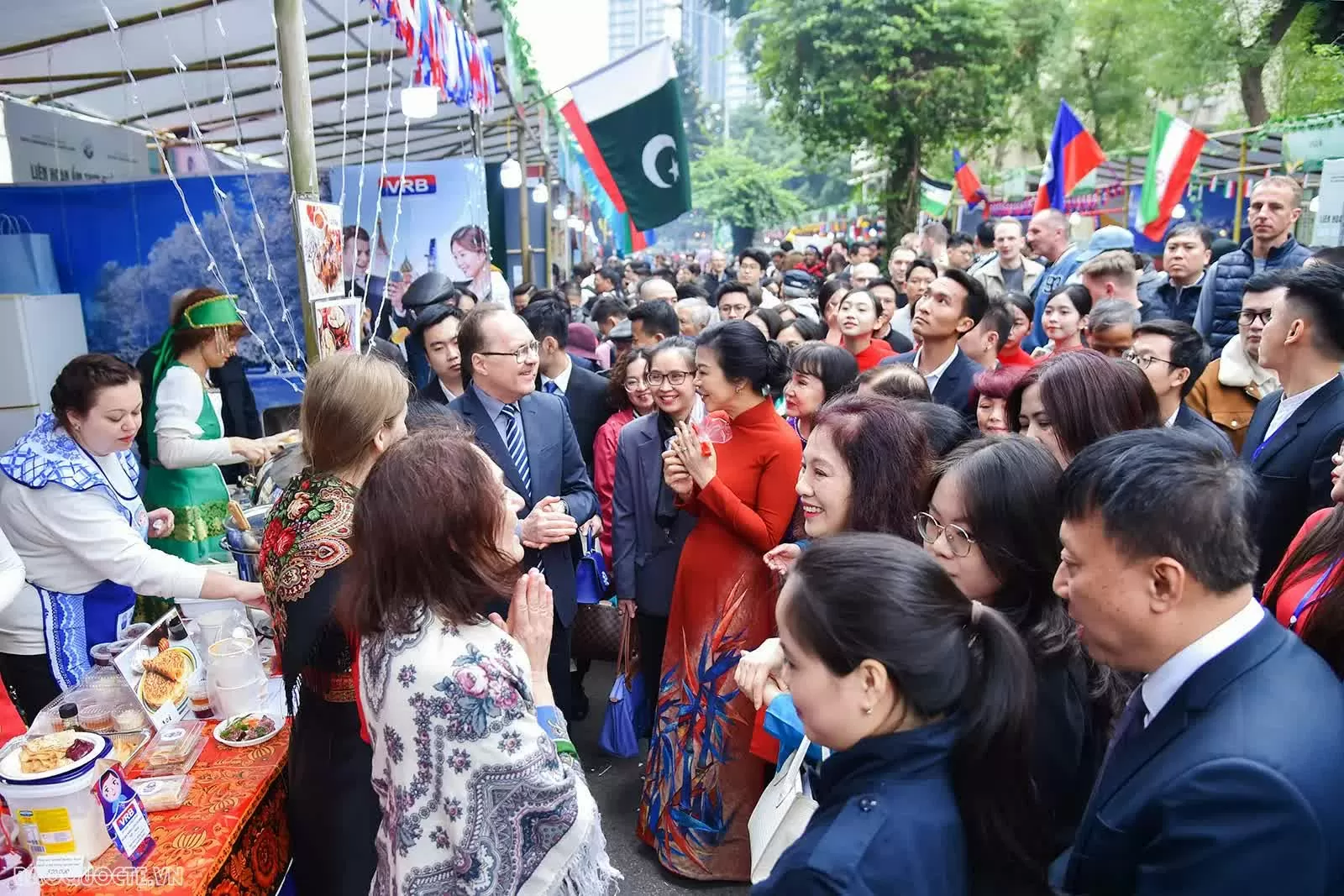 lien-hoan-am-thuc-quoc-te-2025-hanh-trinh-huong-vi-ket-noi-ngoai-giao-va-van-hoa