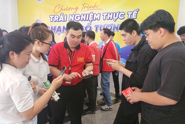 doanh-nghiep-tang-tuyen-dung-nhan-su-co-nang-luc-so-va-ky-nang-thuc-tien