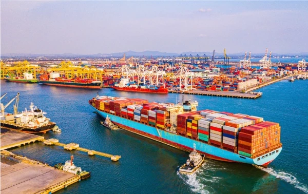 nghich-ly-nhap-sieu-logistics-keo-dai-lang-phi-tiem-nang-duong-thuy