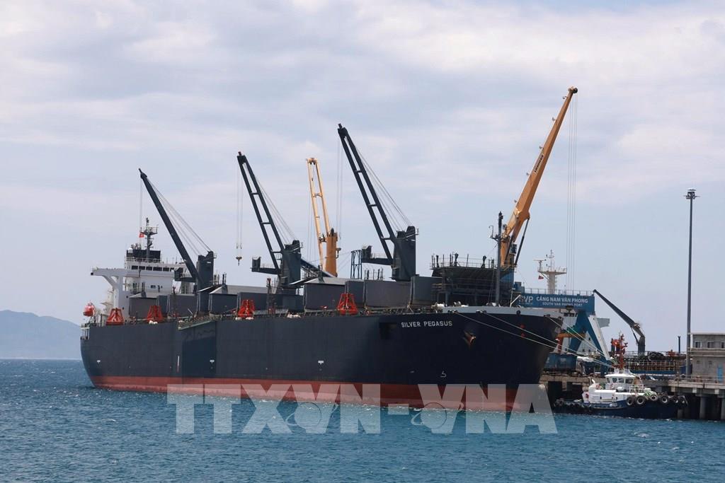 Doanh nghiệp Khánh Hòa kiến nghị gỡ vướng hạ tầng, nhân lực khu công nghiệp