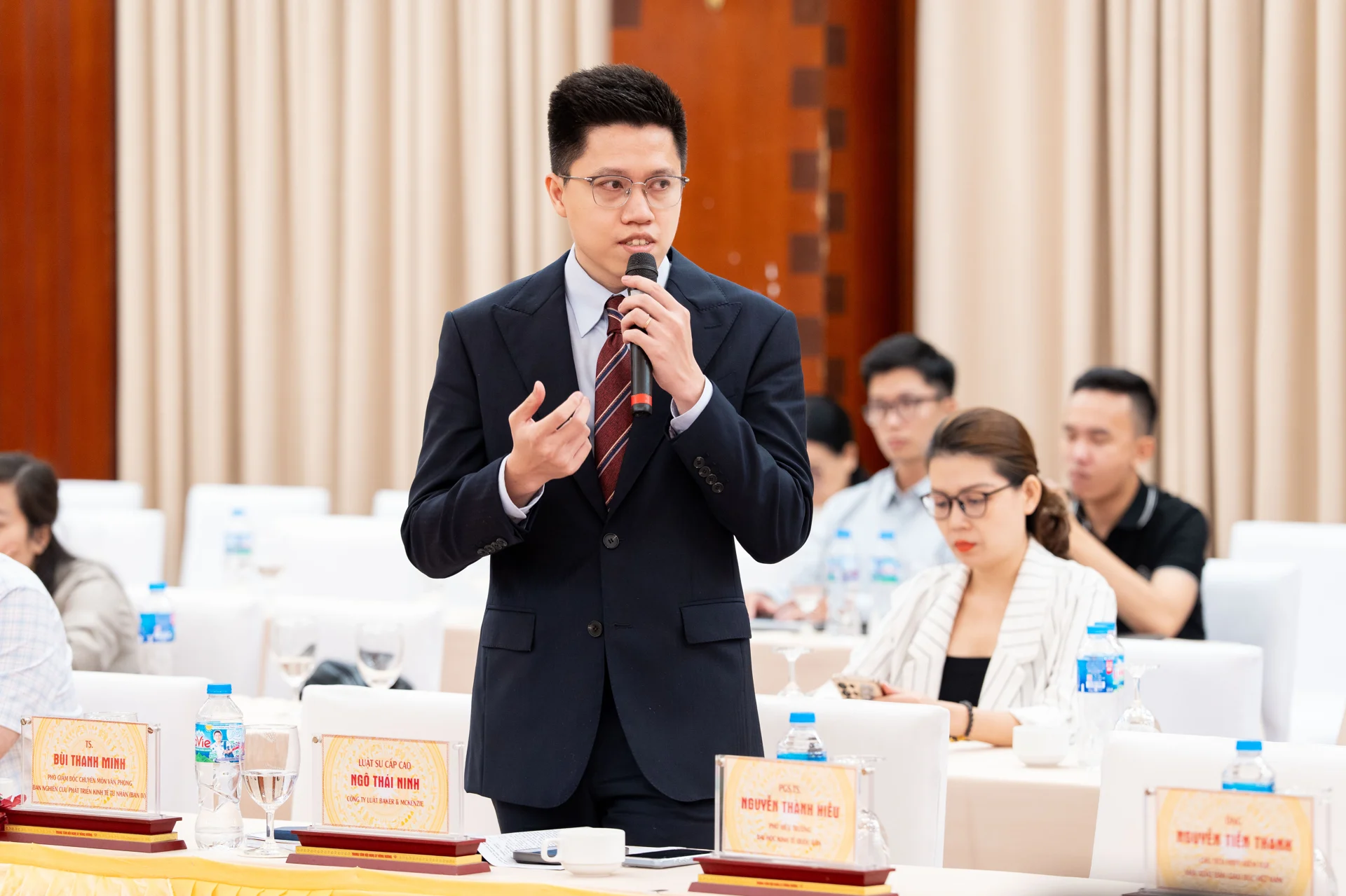 doanh-nghiep-chi-dam-dau-tu-lon-khi-phap-luat-du-minh-bach-va-khong-hinh-su-hoa-rui-ro-kinh-doanh