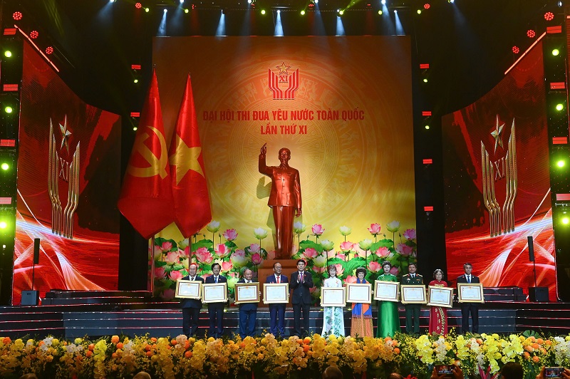 TGĐ ThaiBinh Seed Trần Thị Tr&agrave;.jpg