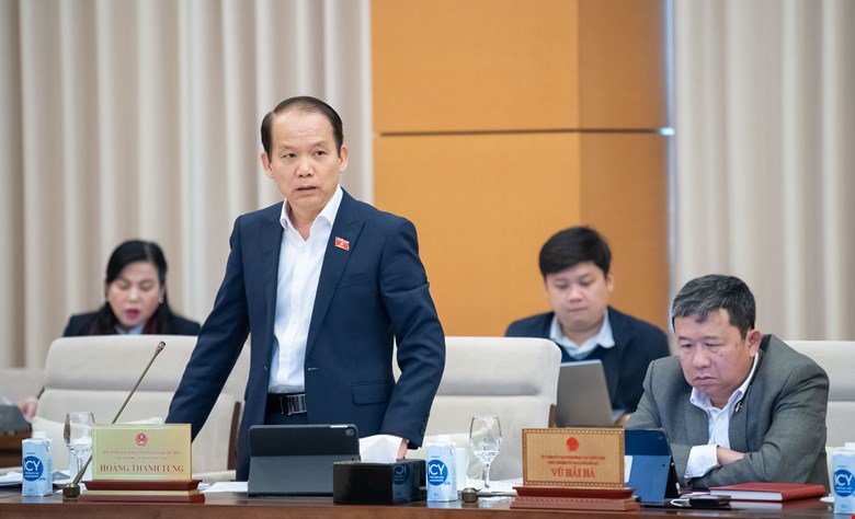 de-xuat-thong-nhat-ubnd-la-co-quan-hanh-chinh-lam-viec-theo-che-do-thu-truong1738739462.jpg