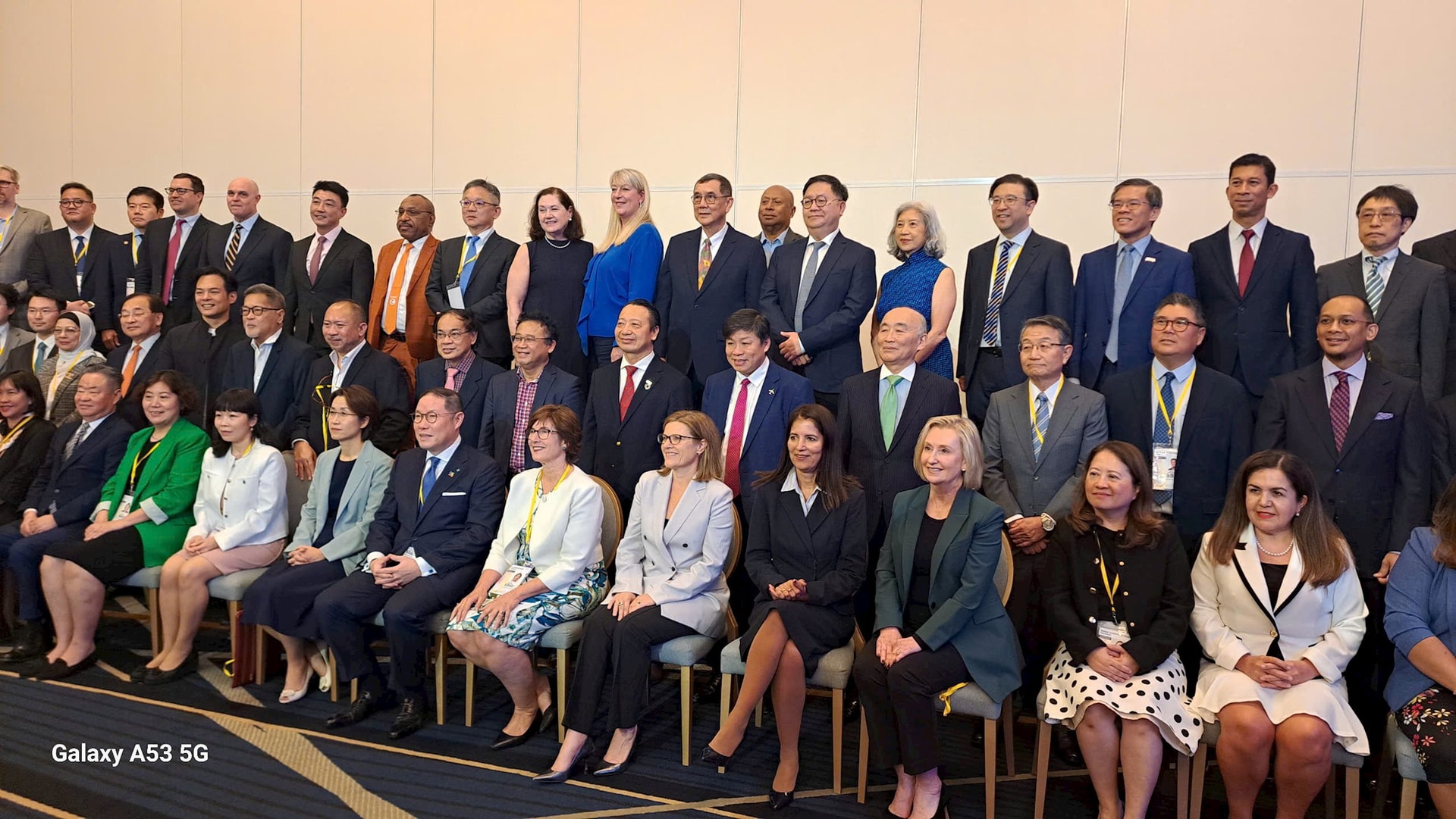 abac-day-manh-hoi-nhap-kinh-te-khu-vuc-thong-qua-hop-tac-va-phat-trien