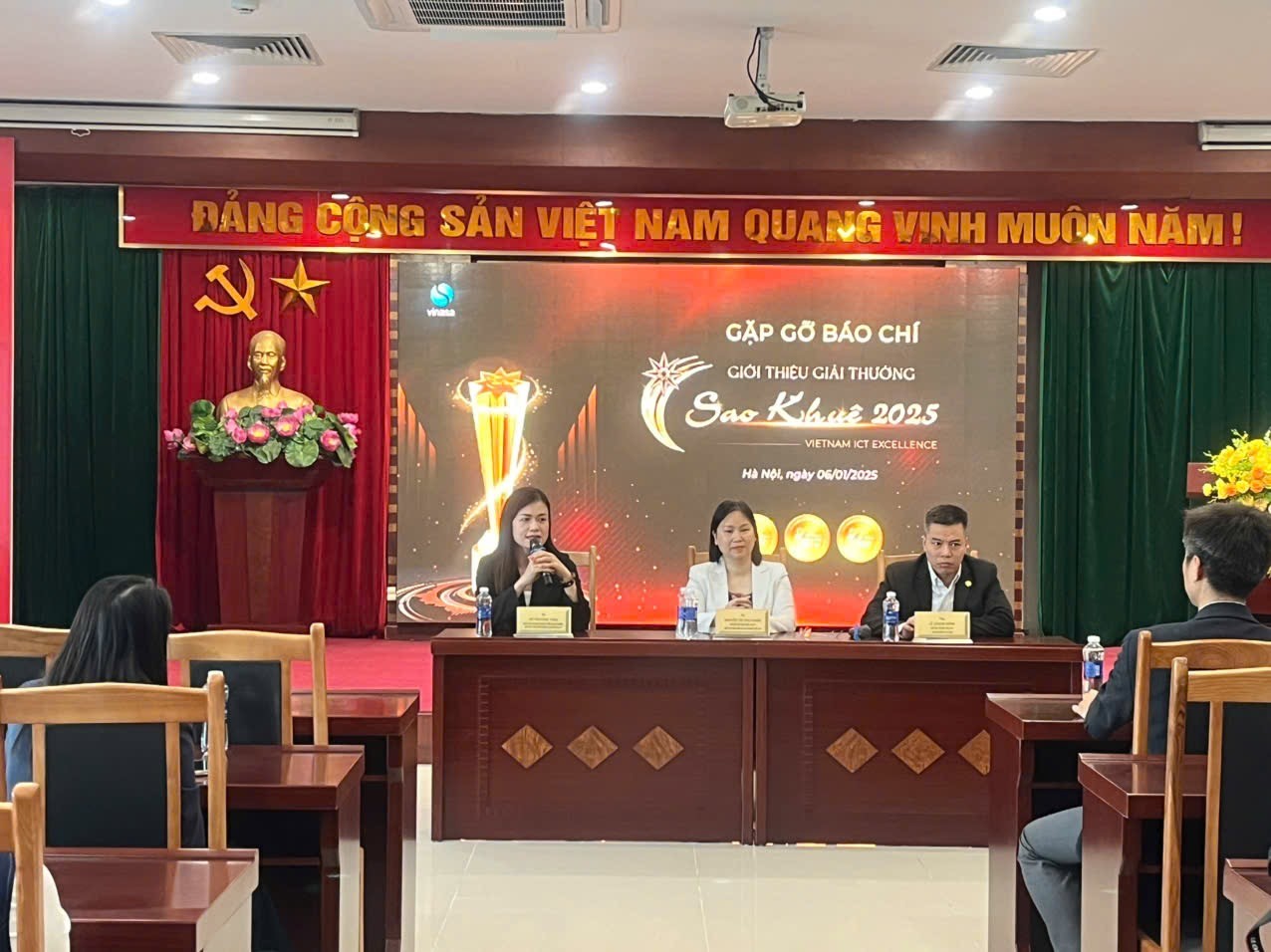 giai-thuong-sao-khue-2025-tim-kiem-va-gioi-thieu-nhung-san-pham-khoa-hoc-cong-nghe-xuat-sac