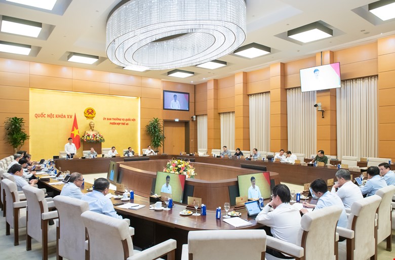 uy-ban-thuong-vu-quoc-hoi-xem-xet-co-che-dac-biet-phat-trien-he-thong-duong-sat1748842827.jpg