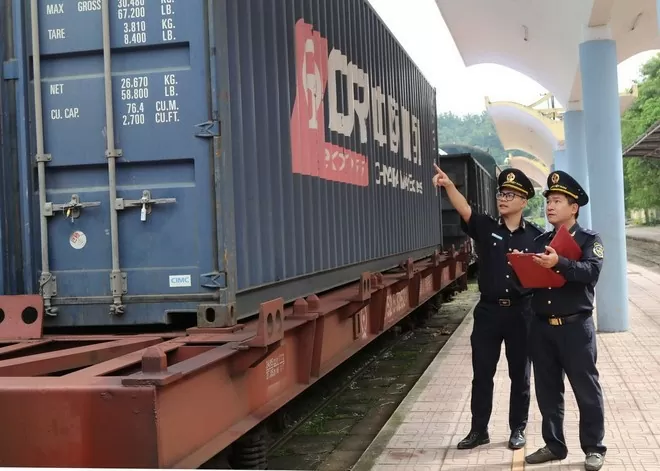 ngay-dau-hai-quan-trien-khai-mo-hinh-to-chuc-moi-xuat-nhap-khau-dat-105-ty-usd