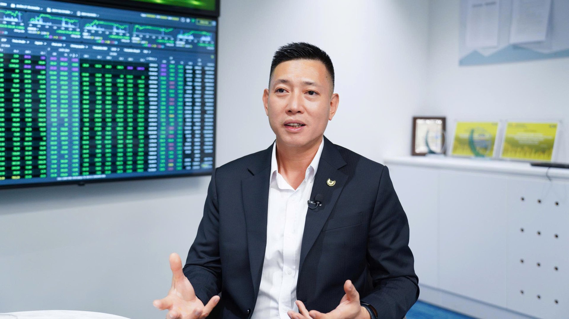 CEO ACBS gợi ý 3 nhóm giải pháp phát triển chứng khoán Việt Nam