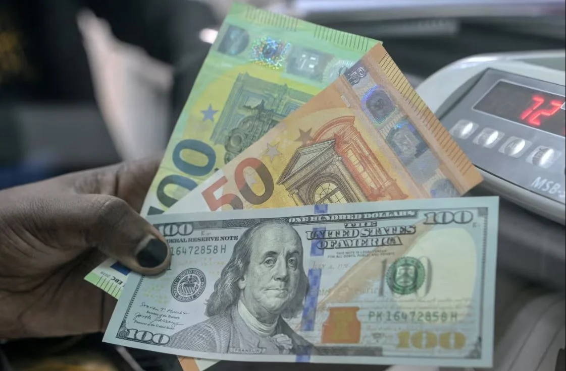 dong-usd-chat-vat-phuc-hoi-ke-tu-ngay-giai-phong