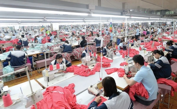 doanh-nghiep-det-may-tang-toc-giao-hang-sang-my