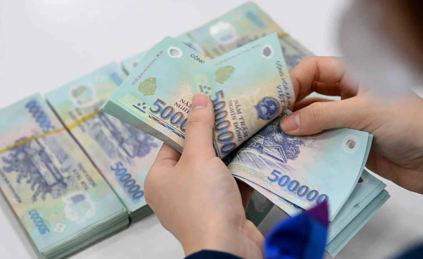 chinh-phu-de-xuat-bo-sung-44000-ty-chi-tra-che-do-sau-tinh-gon-bo-may